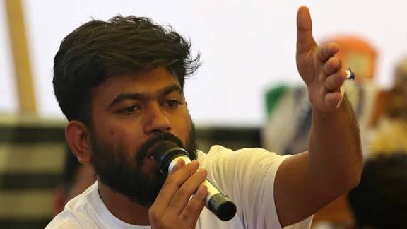 अभिजीत दीपके हिरासत और दिल्ली में तिरंगा मार्च से जुड़ी खबर