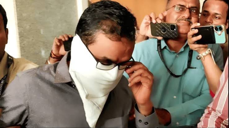 NEET UG 2026 पेपर लीक की जांच और कोचिंग संचालक के मोबाइल में मिले केमिस्ट्री सवालों की खबर