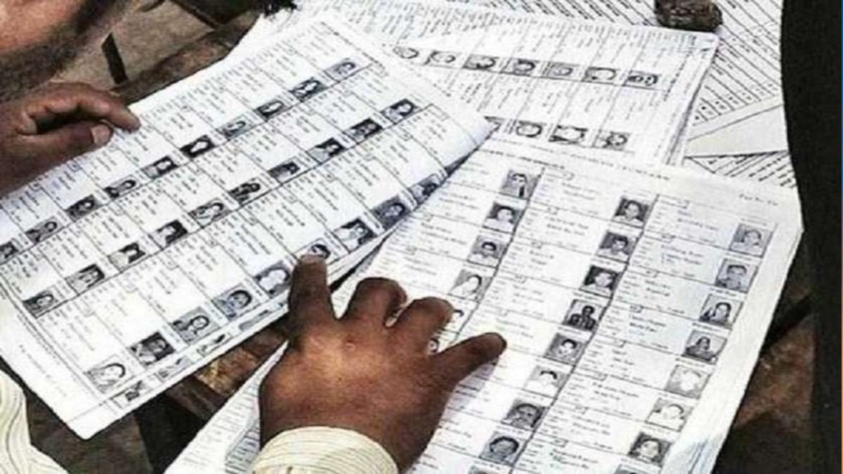 भोपाल में मतदाता सूची से कटे नामों की दोबारा जांच